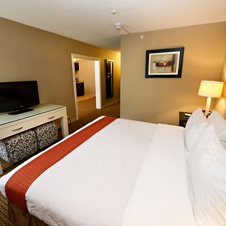 Holiday Inn & Suites Boston Peabody, An Ihg Hotel Buitenkant foto