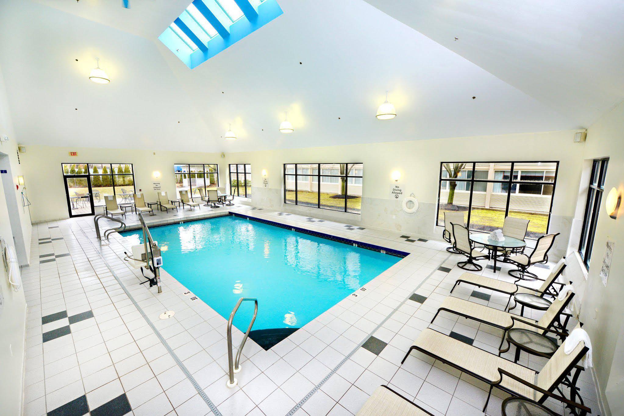 Holiday Inn & Suites Boston Peabody, An Ihg Hotel Buitenkant foto