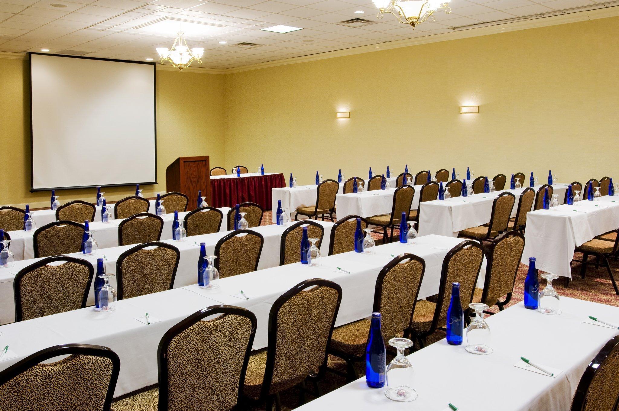 Holiday Inn & Suites Boston Peabody, An Ihg Hotel Buitenkant foto